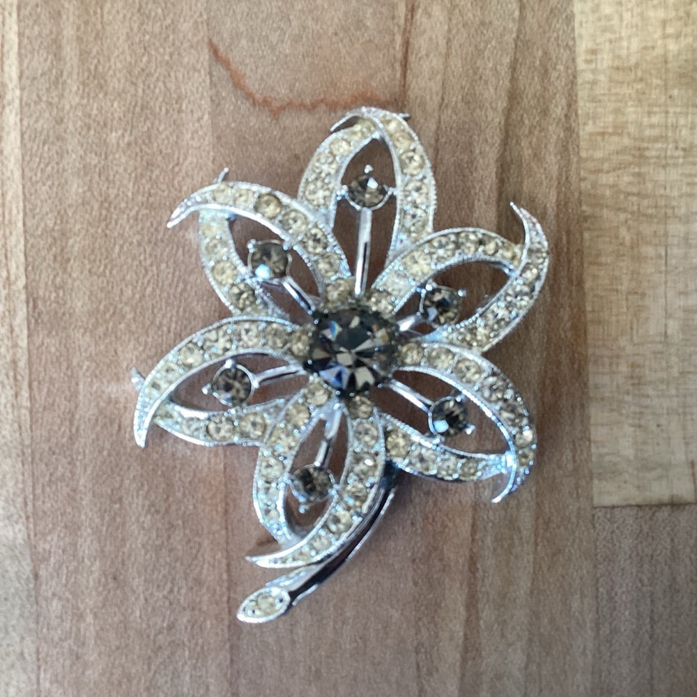 Vintage 60’s Sarah Coventry Evening Star Flower Rhinestone Brooch Pin